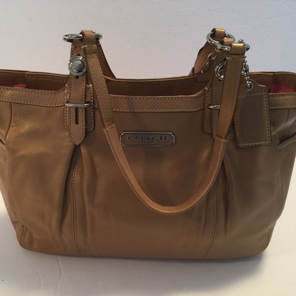 COACH SATCHEL - Picture 1 of 4